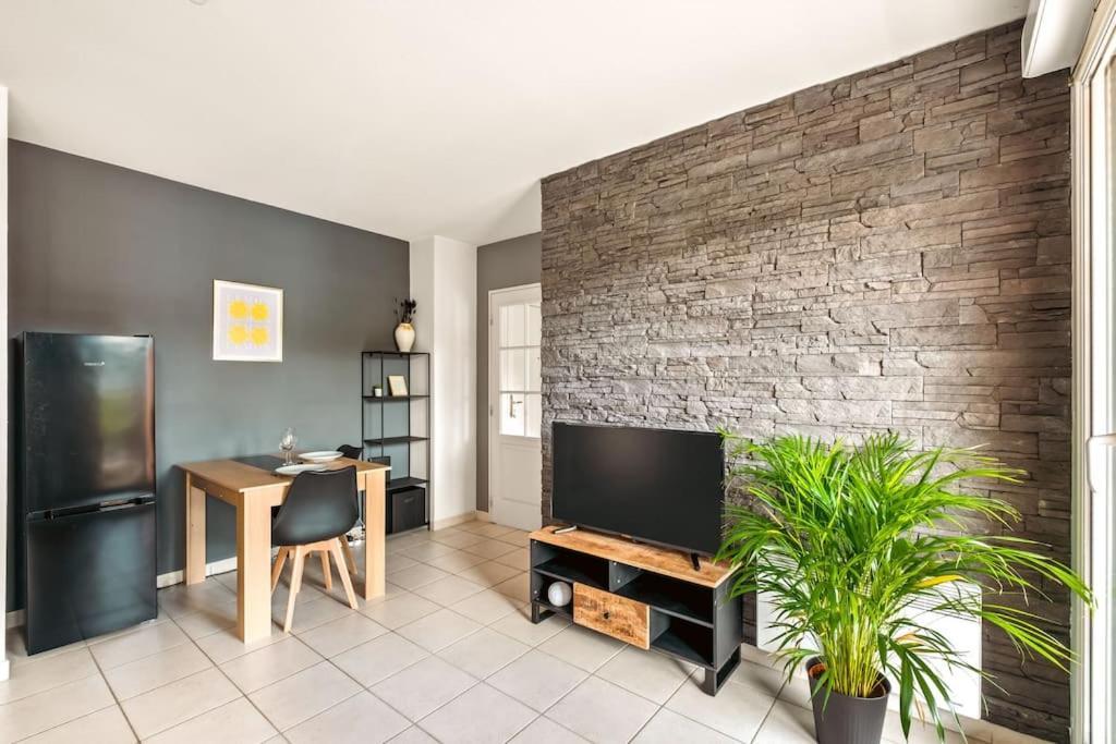 Ferienwohnung T2 Paisible Vaise, Avec Parking Metro Direct Bellecour Lyon Exterior foto